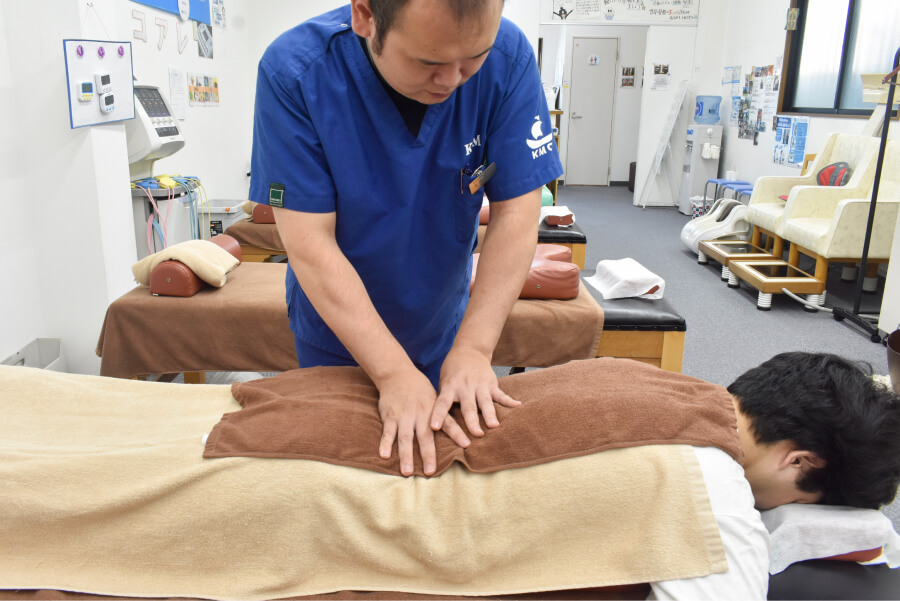 小林整骨院 大正 施術