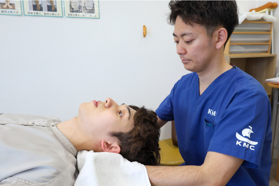 小林整骨院 鴻池新田 施術