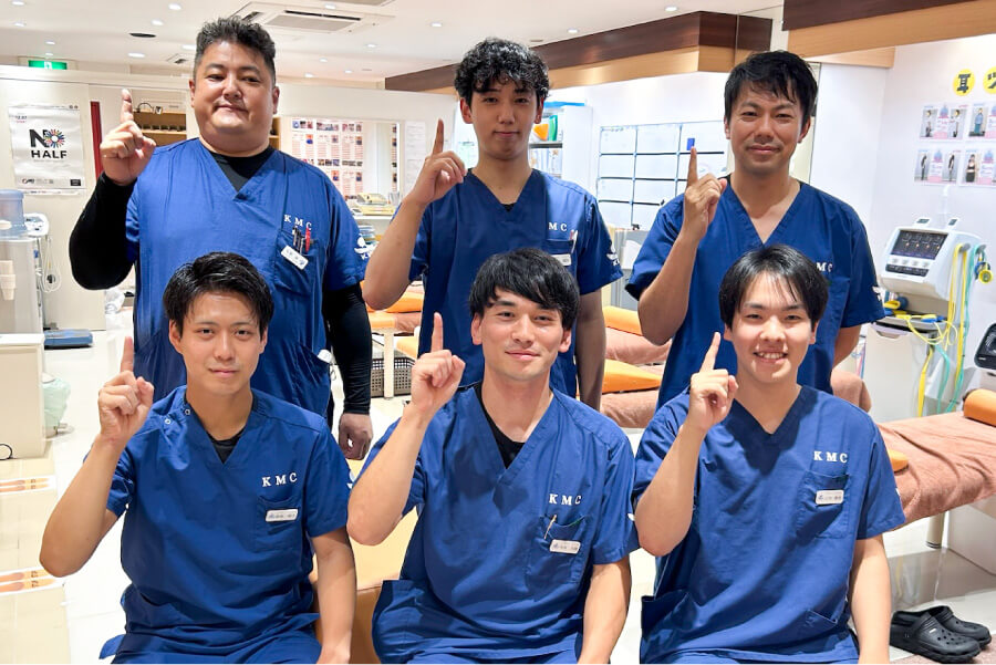 小林整骨院 西梅田 スタッフ集合