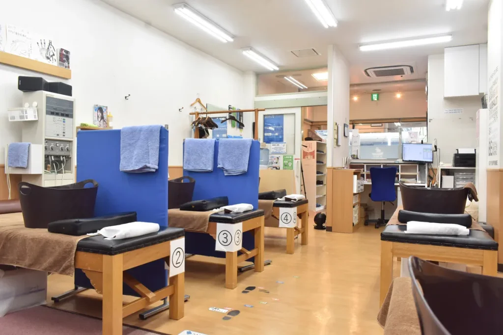 小林整骨院 梅田 内観