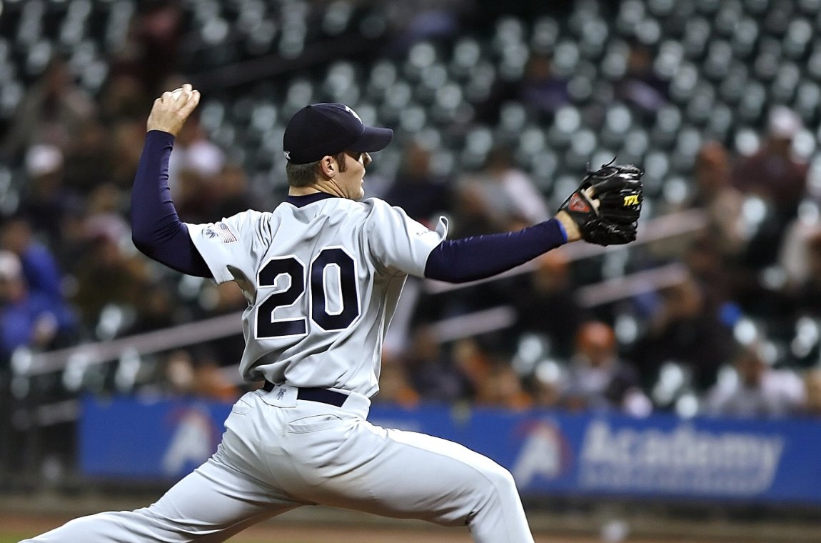 ボールを投げたり、物を持ったときに痛みが出る