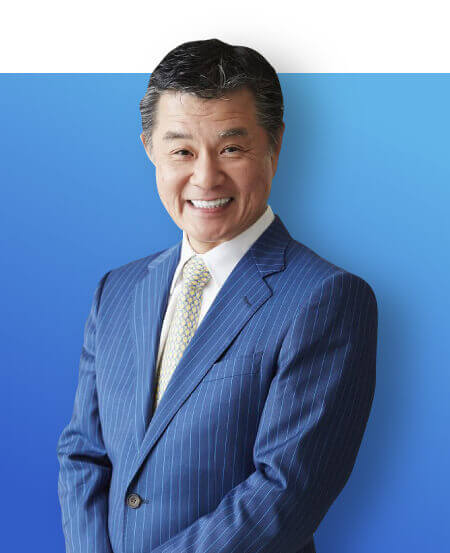 小林整骨院グループ(株式会社KMC)の会長・小林 英健