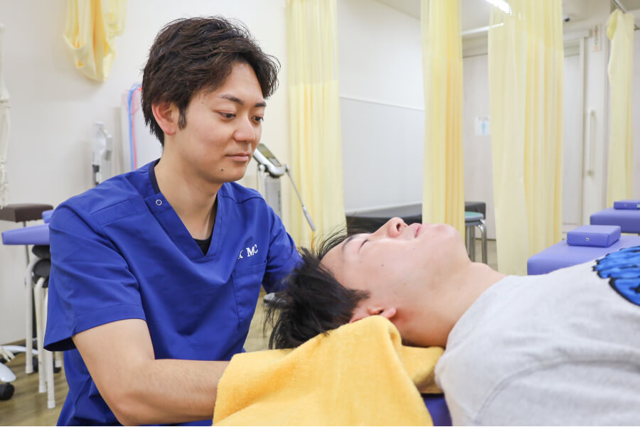 小林整骨院 喜連瓜破 施術