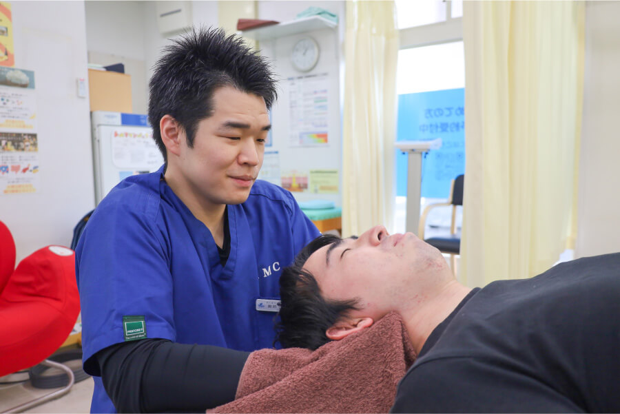 小林整骨院 鴻池新田 施術