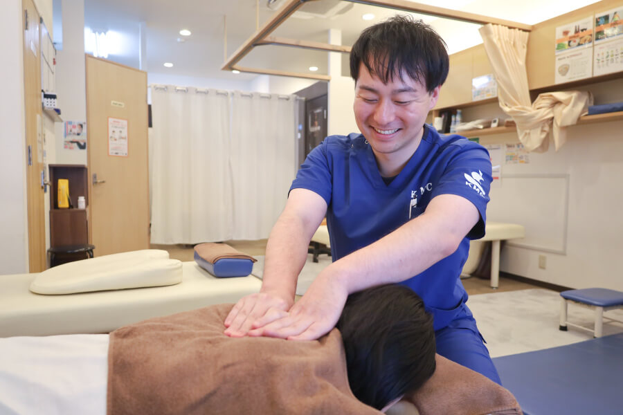 小林整骨院 此花 施術